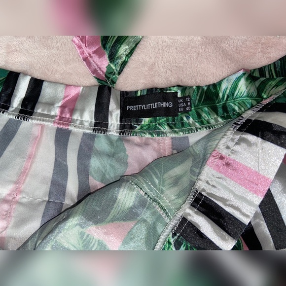 Floral Crop Top & Shorts Set - Picture 12 of 13